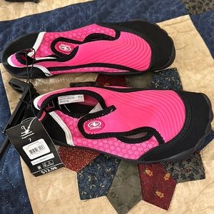 Brand new Woman size 7 Pink Water shoe